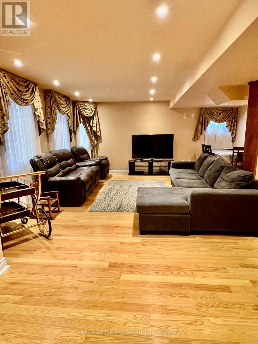 BSMT - 44 ANN LOUISE CRESCENT