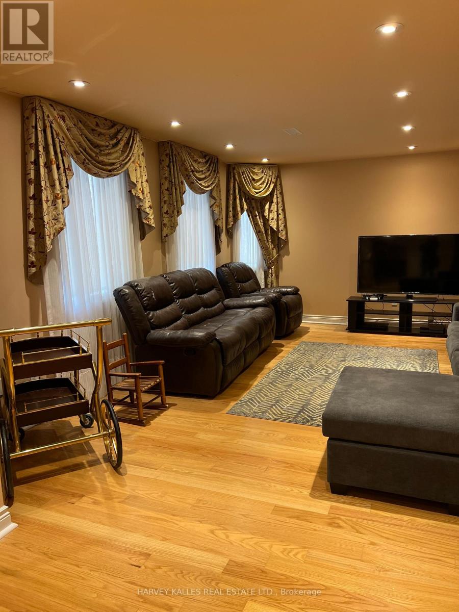 BSMT - 44 ANN LOUISE CRESCENT