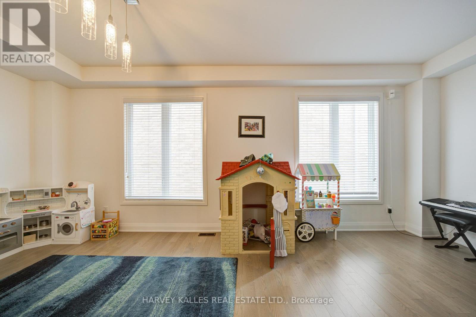 33 CONCERT HILL WAY