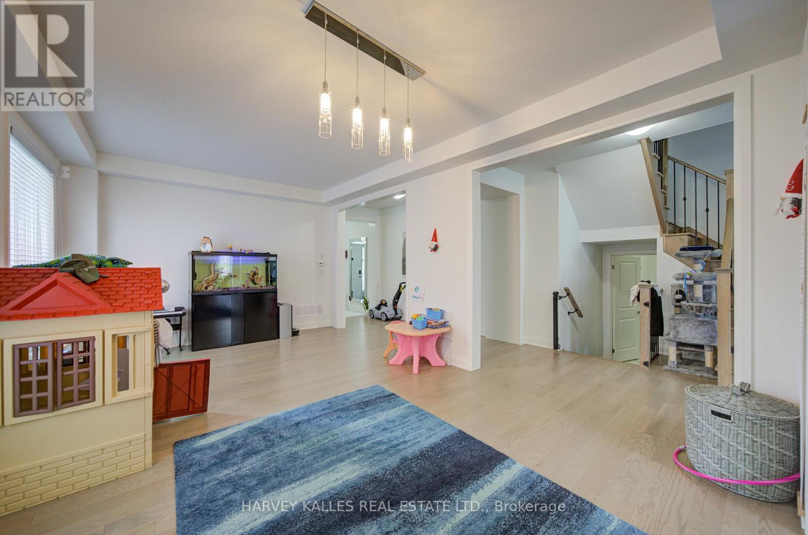 33 CONCERT HILL WAY