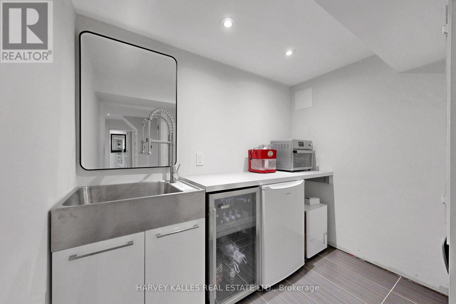 21 KELLAM STREET