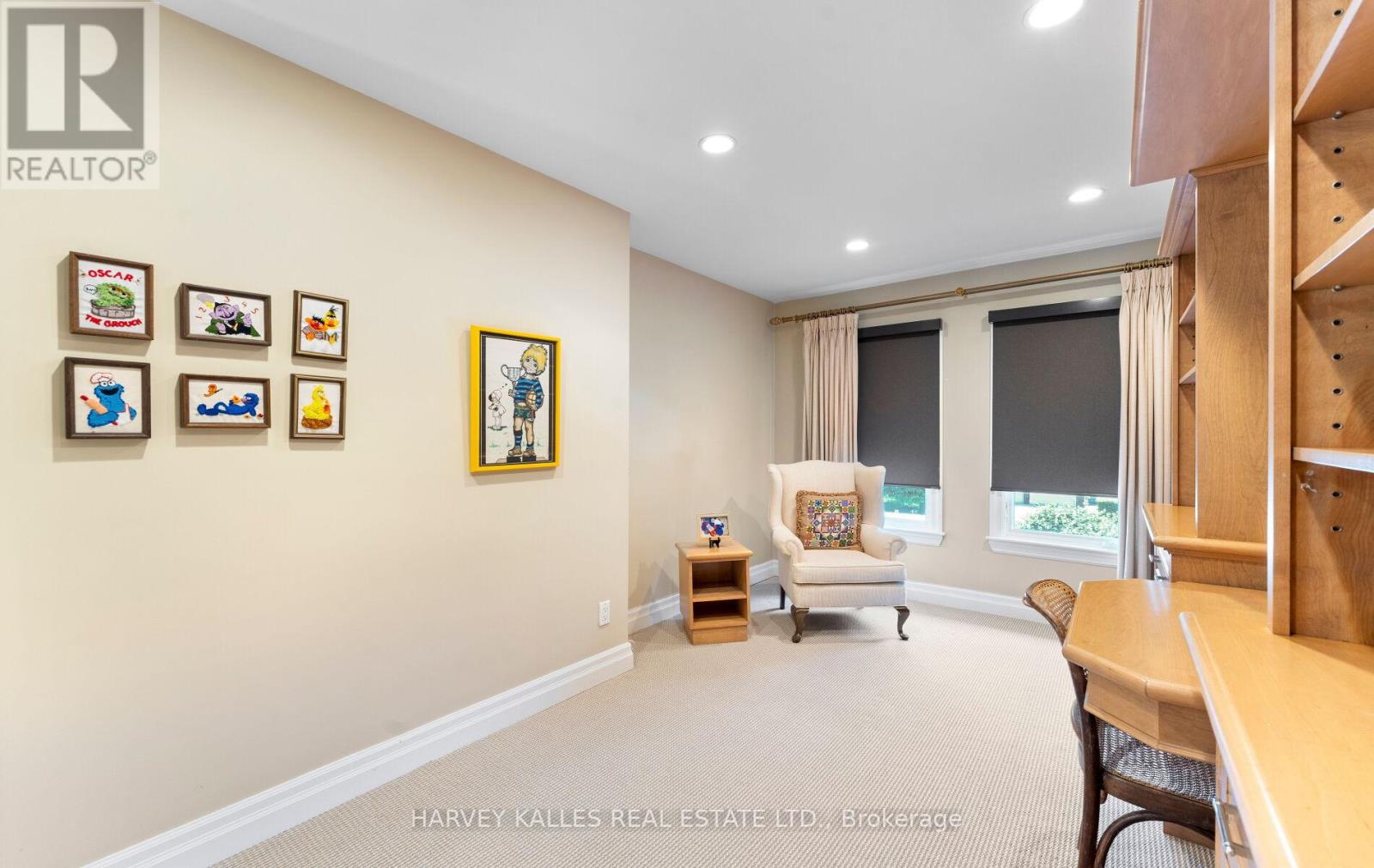 8 GRANADA COURT