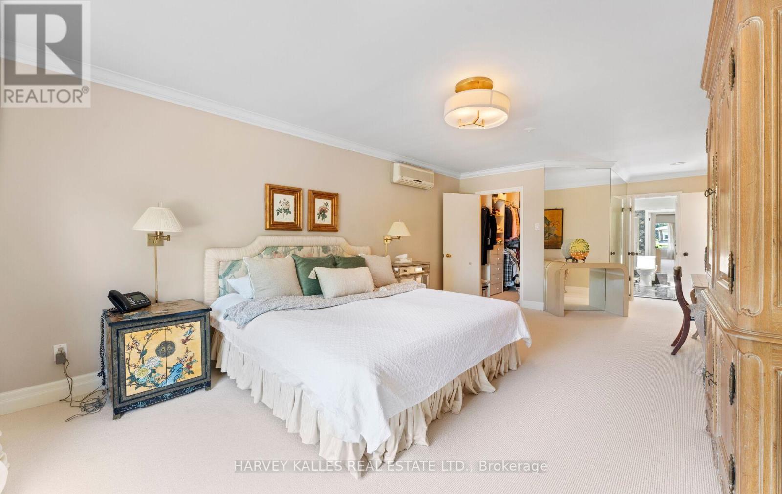 8 GRANADA COURT