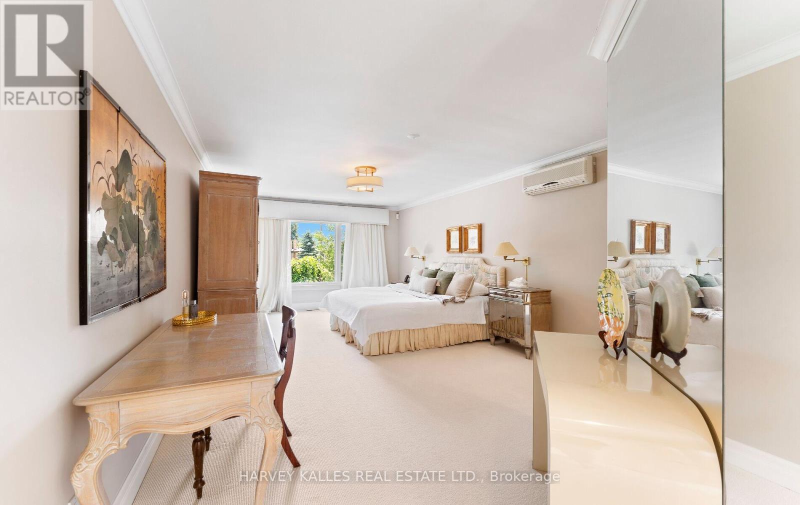 8 GRANADA COURT
