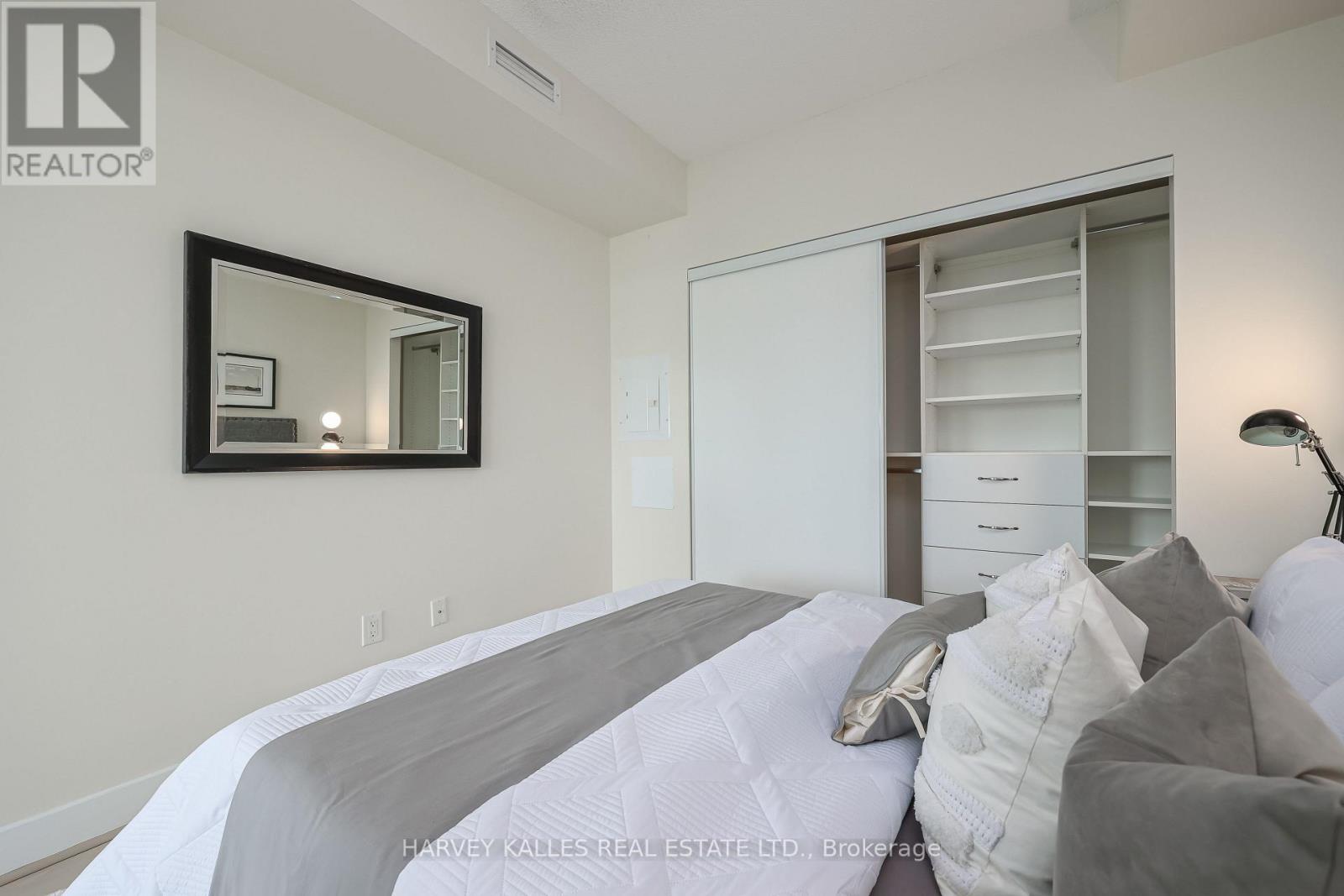 622 - 7608 YONGE STREET