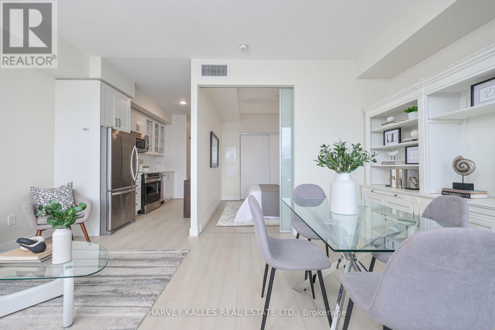 622 - 7608 YONGE STREET