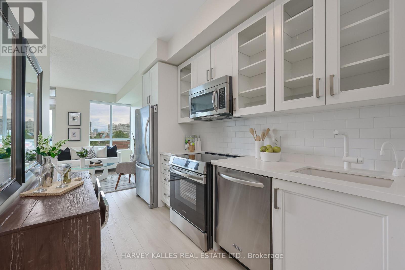 622 - 7608 YONGE STREET