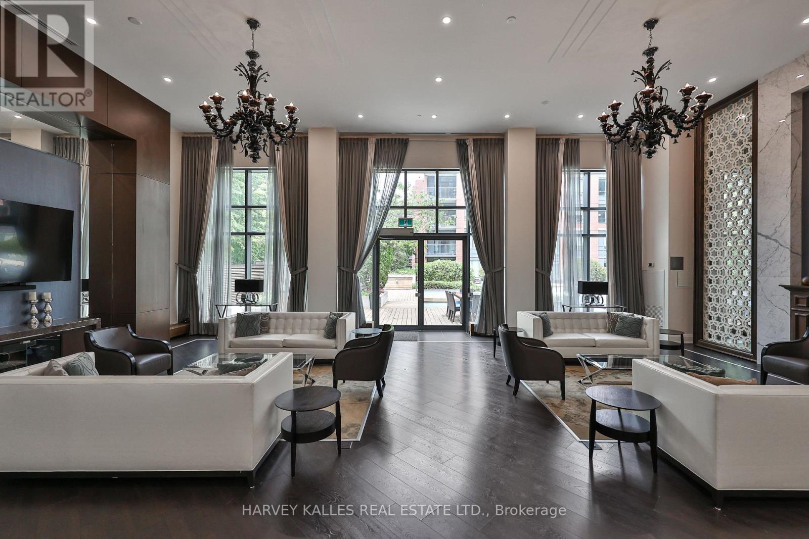 622 - 7608 YONGE STREET