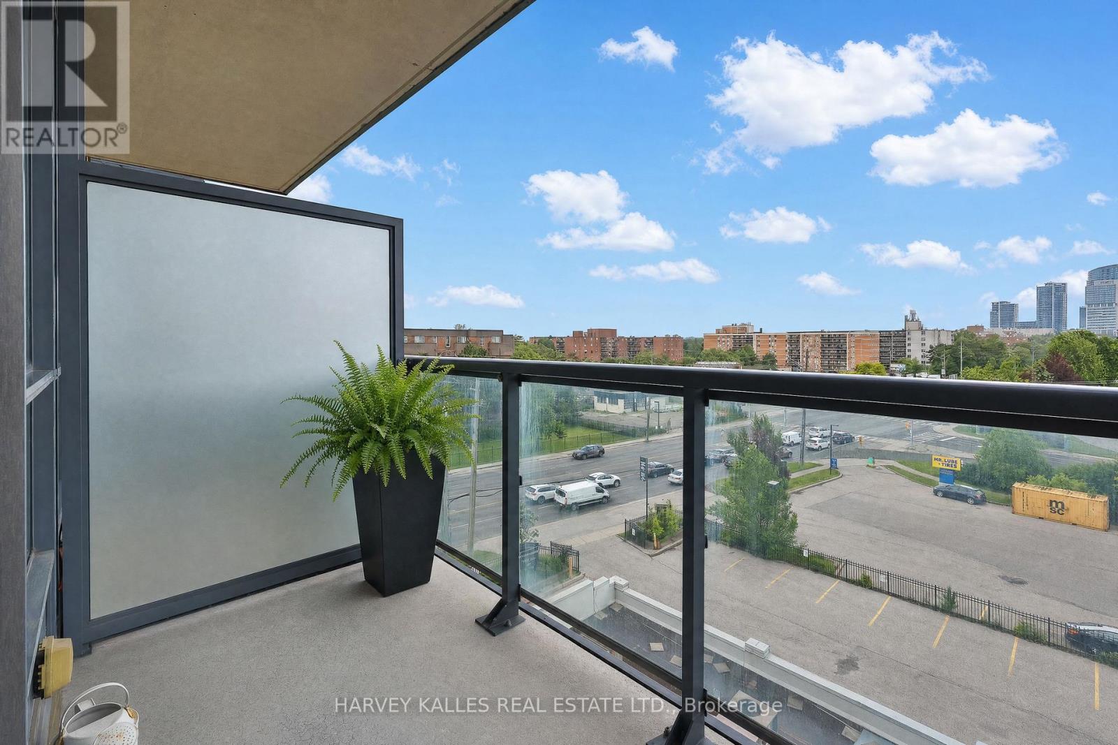 622 - 7608 YONGE STREET