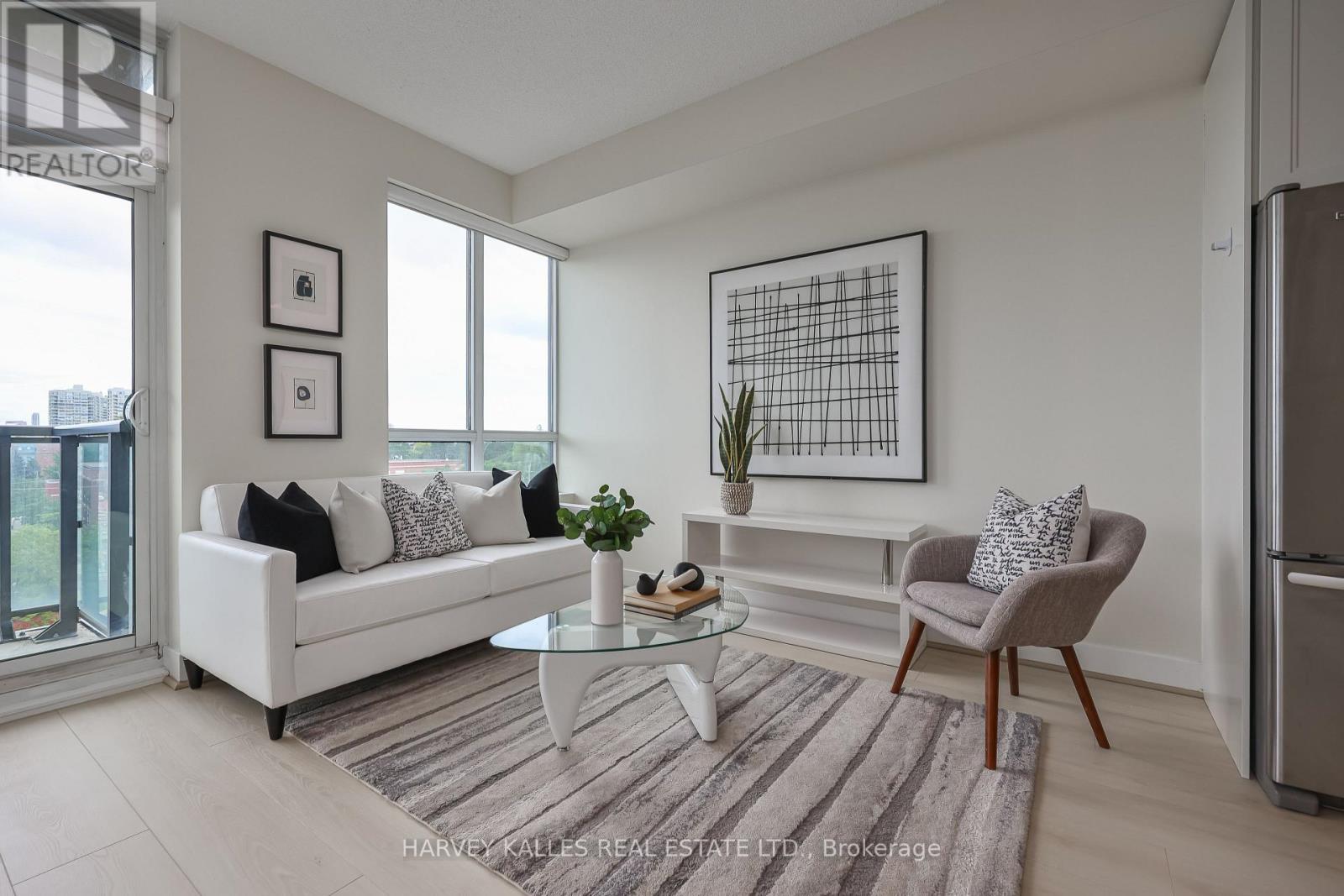 622 - 7608 YONGE STREET