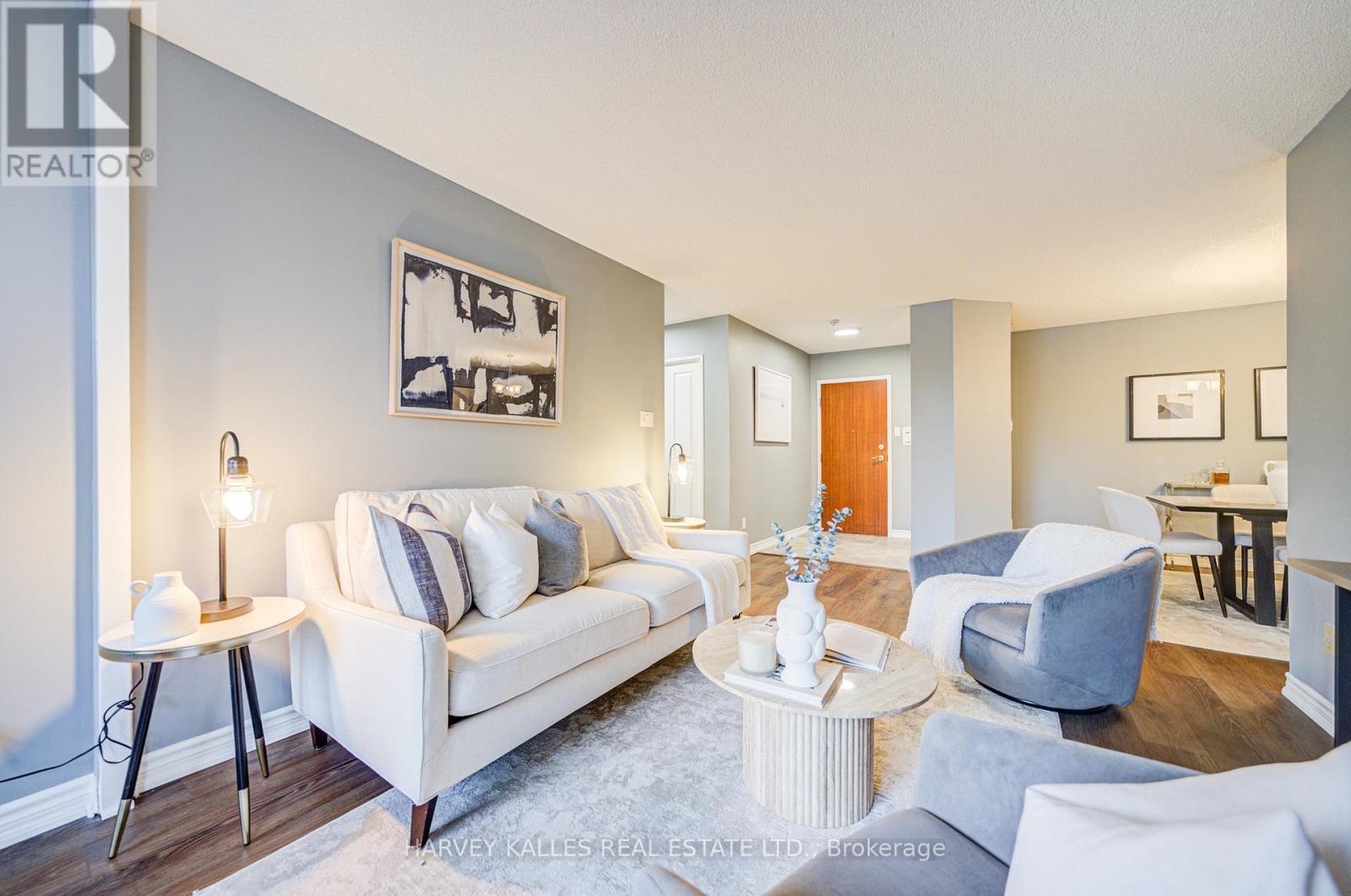 212 - 120 PROMENADE CIRCLE