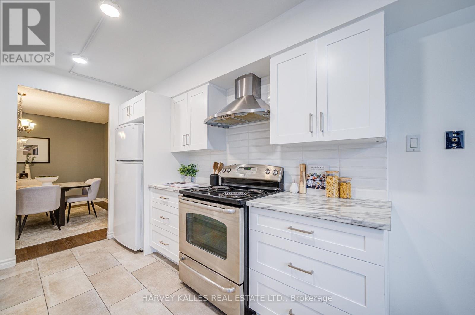 212 - 120 PROMENADE CIRCLE