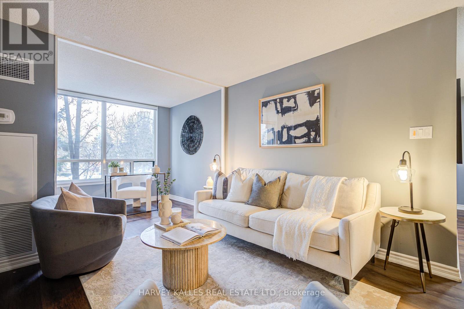 212 - 120 PROMENADE CIRCLE
