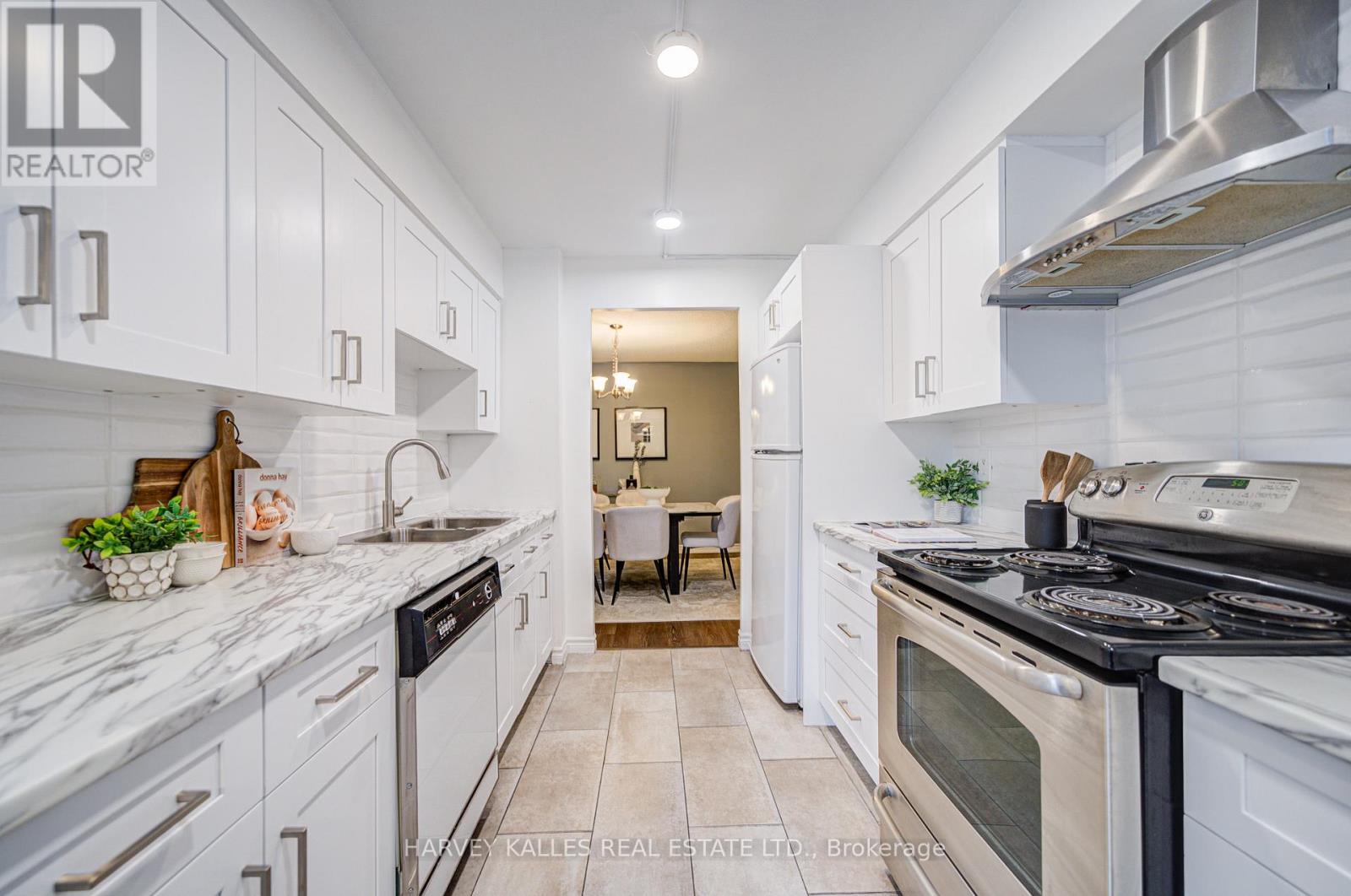 212 - 120 PROMENADE CIRCLE