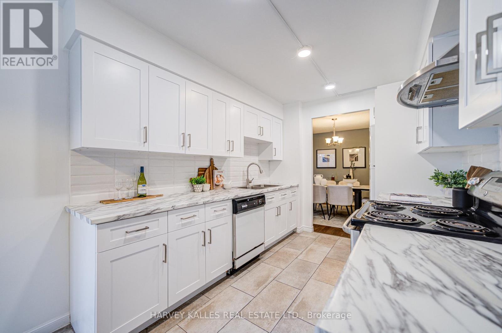 212 - 120 PROMENADE CIRCLE