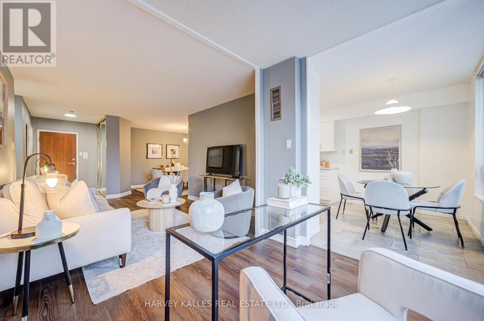 212 - 120 PROMENADE CIRCLE