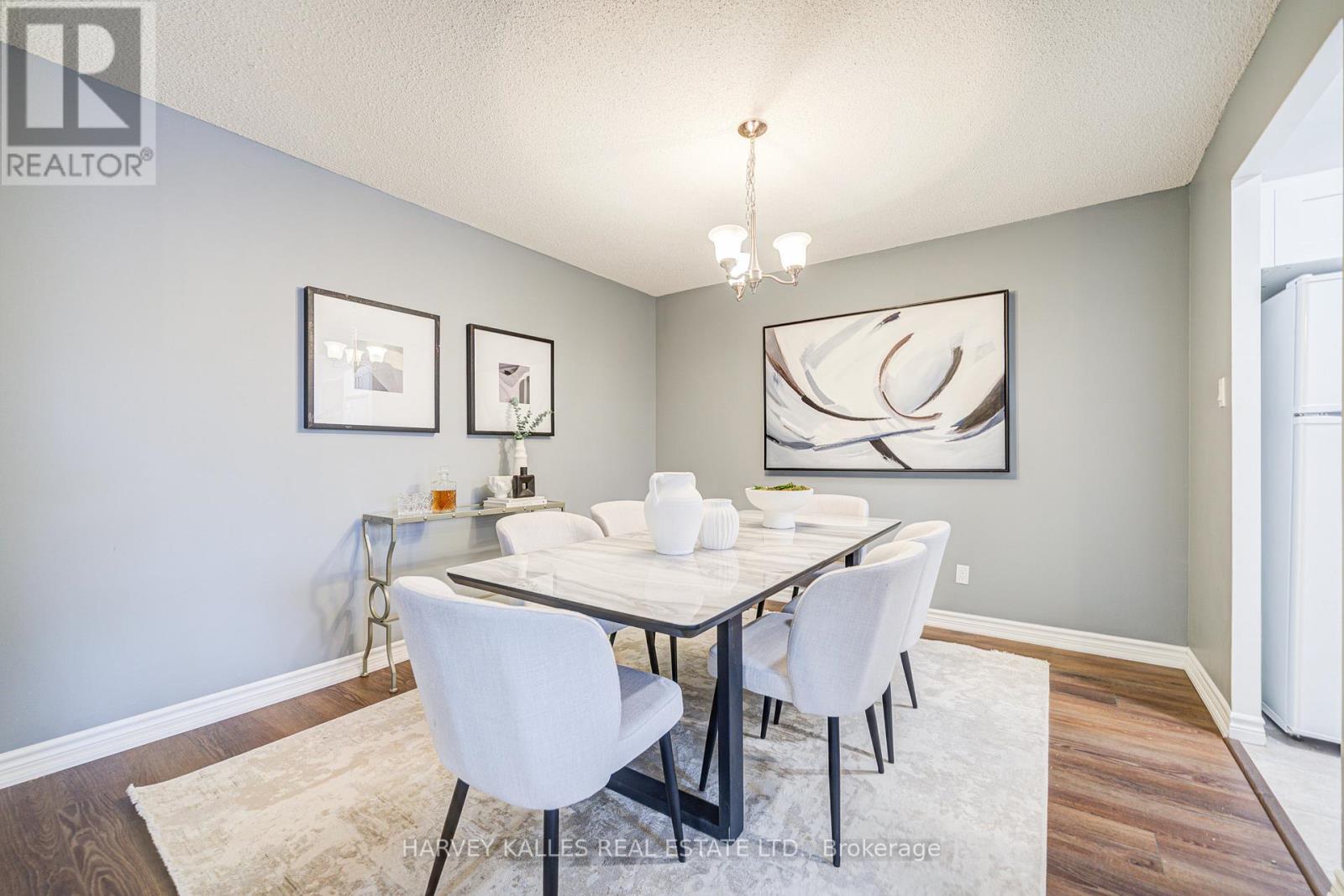 212 - 120 PROMENADE CIRCLE