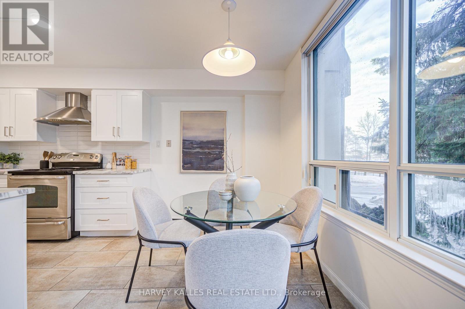 212 - 120 PROMENADE CIRCLE