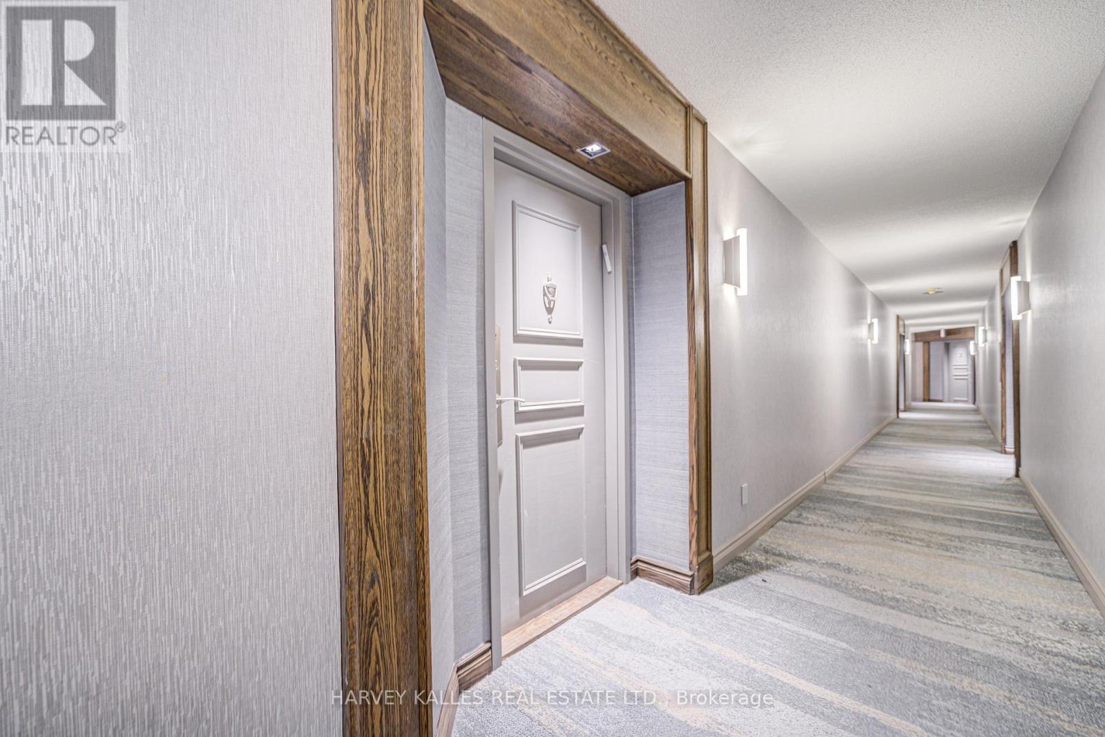 212 - 120 PROMENADE CIRCLE