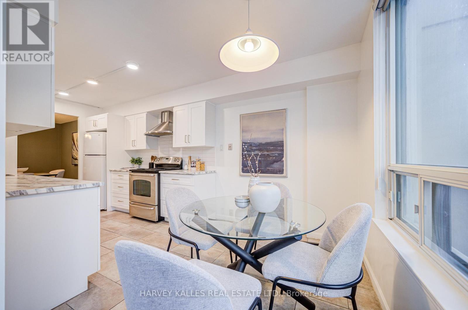 212 - 120 PROMENADE CIRCLE