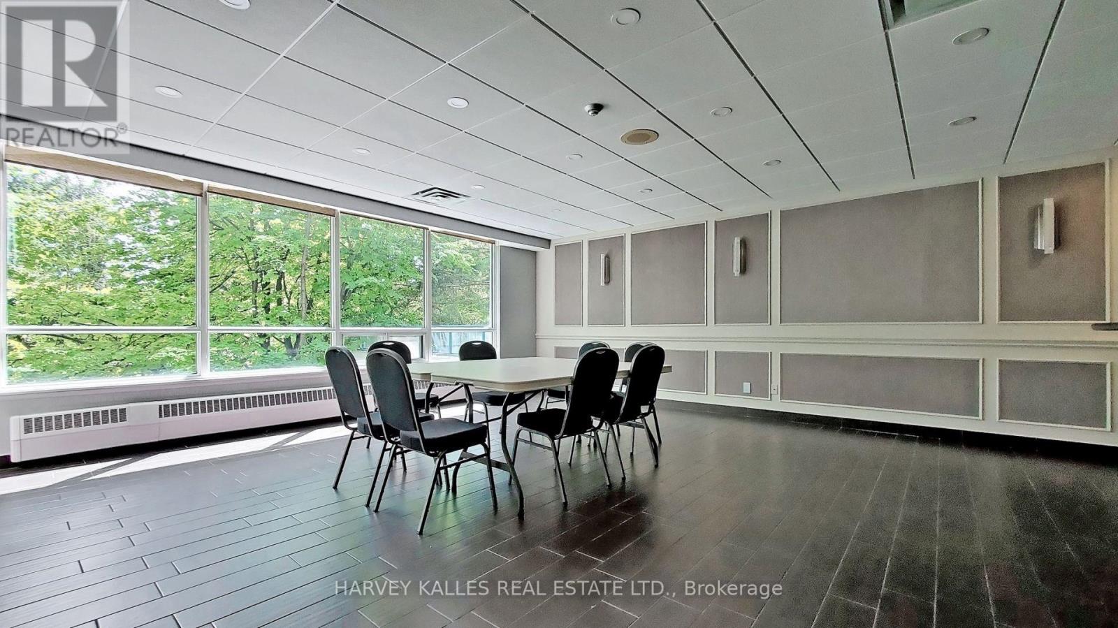 212 - 120 PROMENADE CIRCLE
