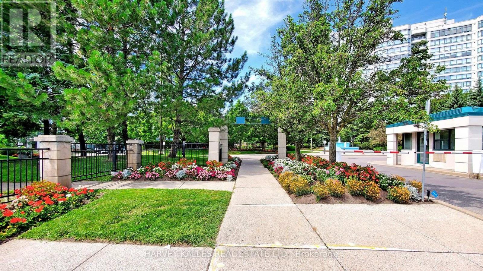 212 - 120 PROMENADE CIRCLE