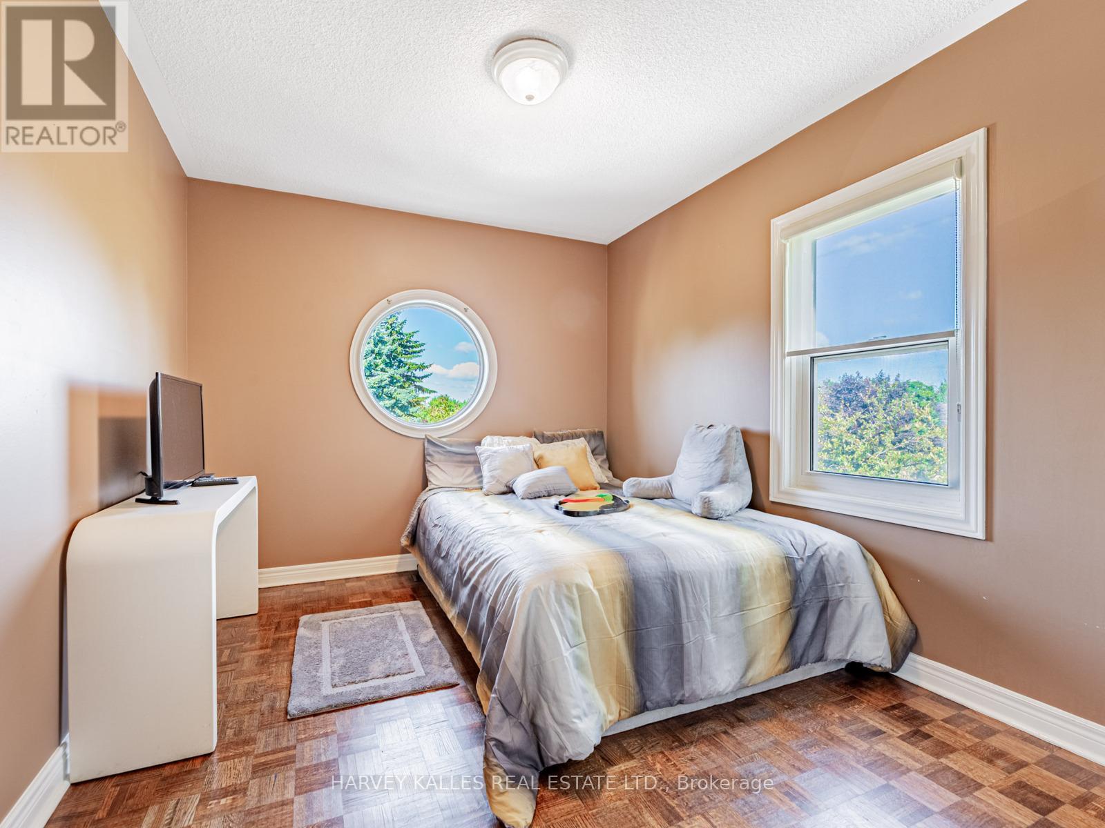 1 EDENBRIDGE DRIVE