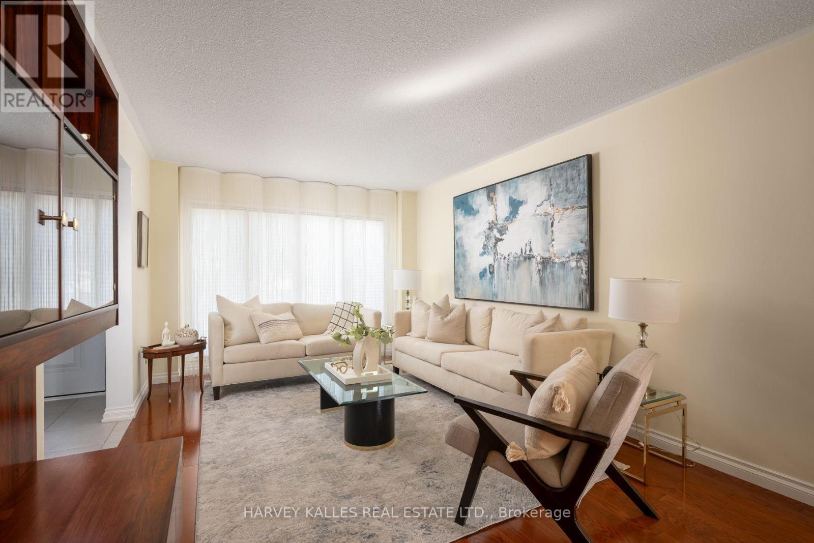 17 PETERBOROUGH AVENUE