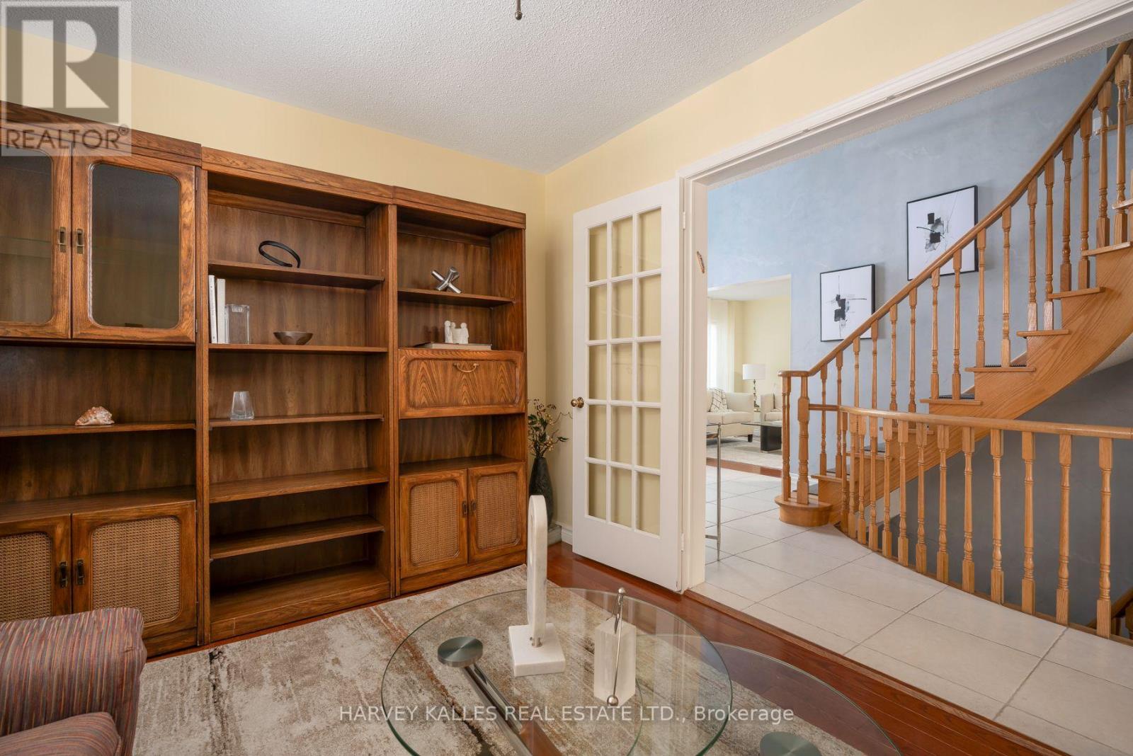 17 PETERBOROUGH AVENUE