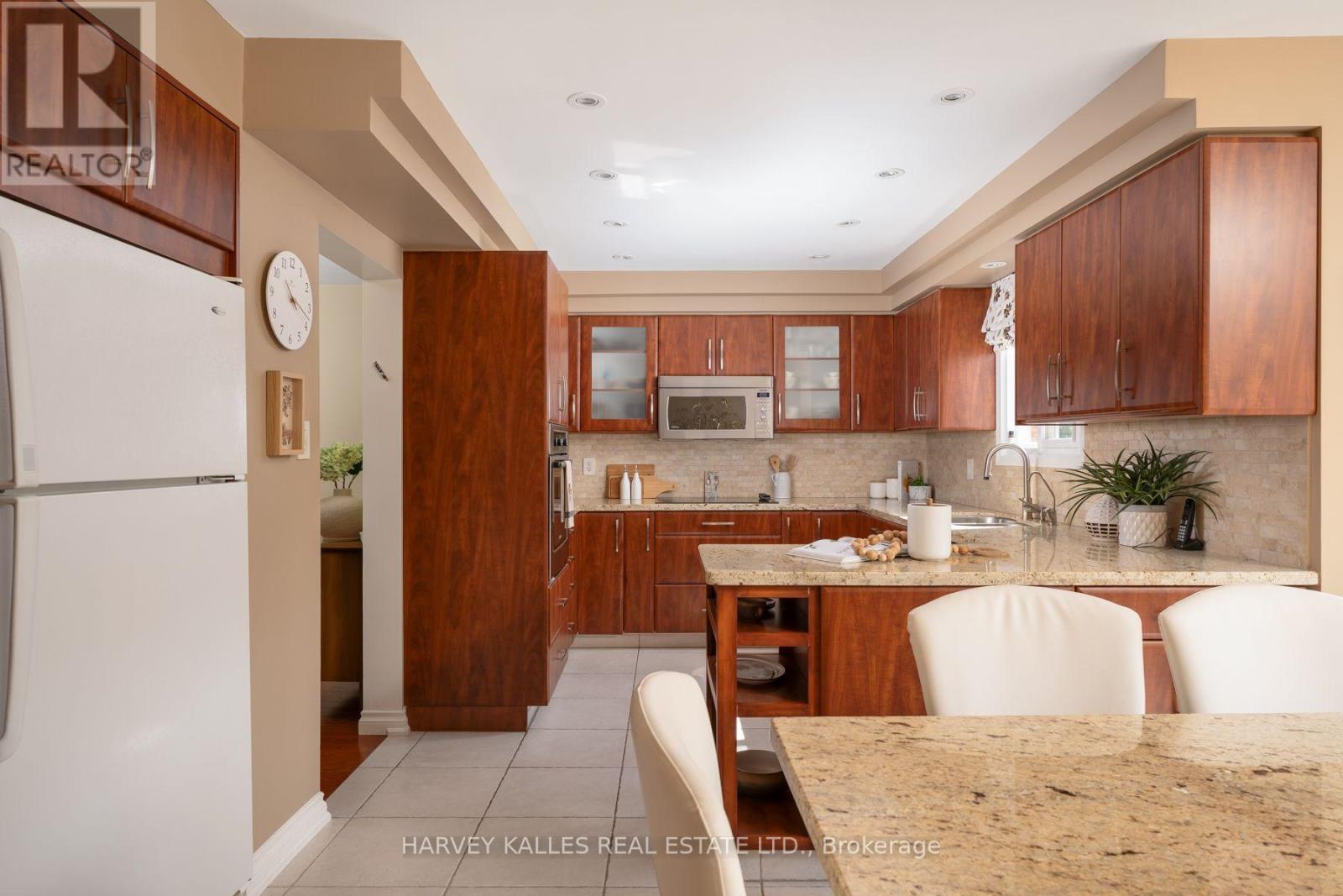 17 PETERBOROUGH AVENUE
