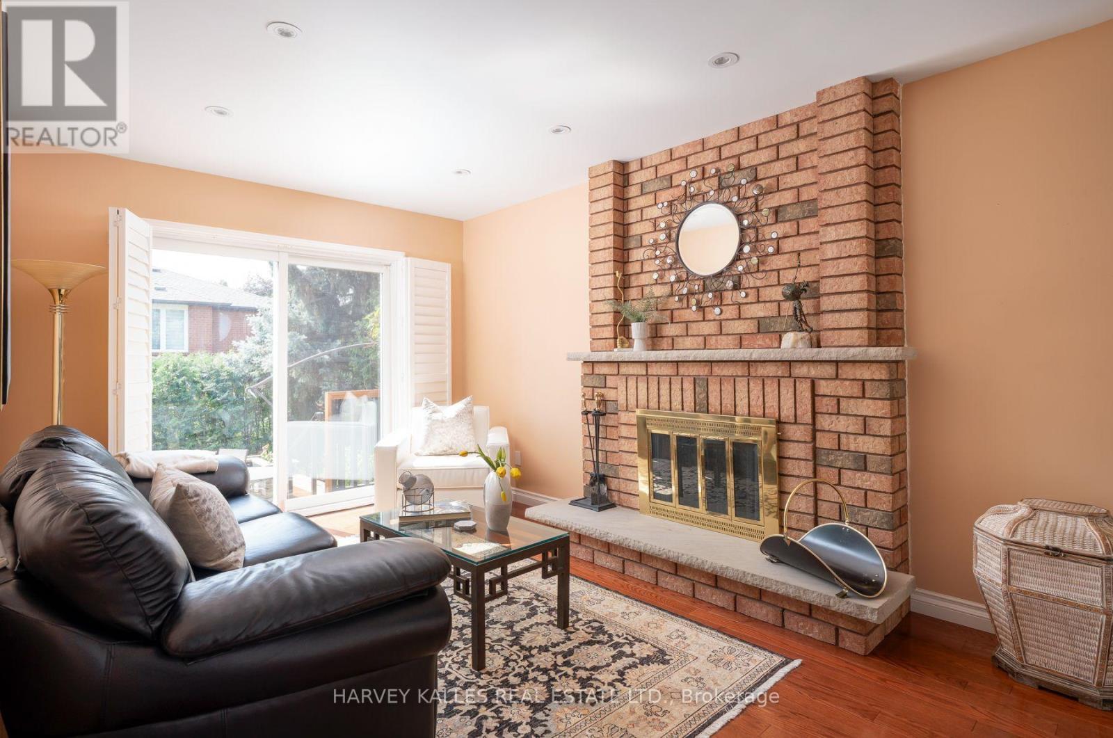 17 PETERBOROUGH AVENUE