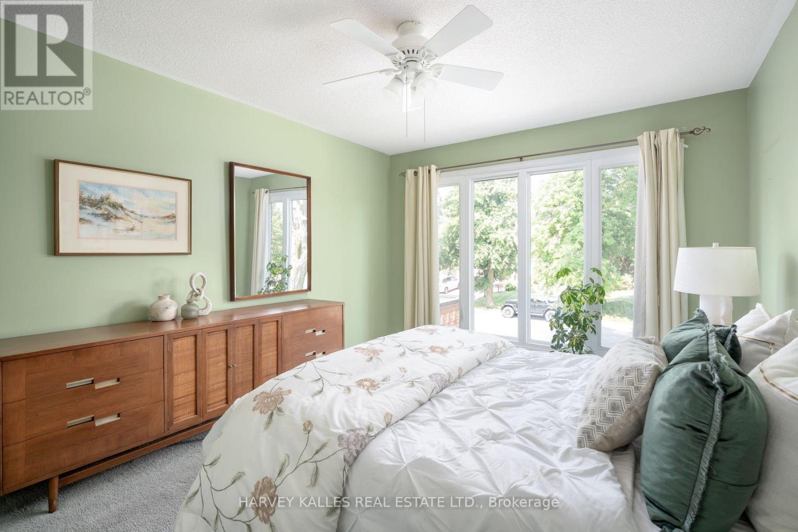 17 PETERBOROUGH AVENUE