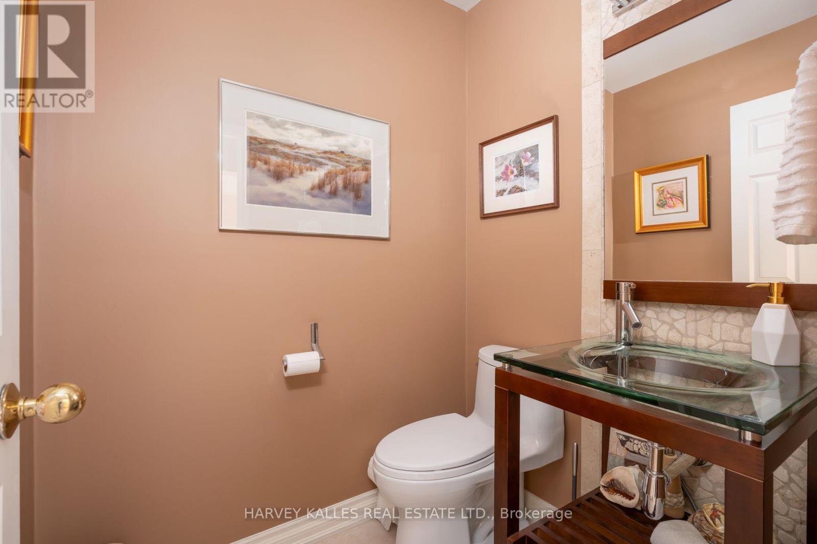 17 PETERBOROUGH AVENUE