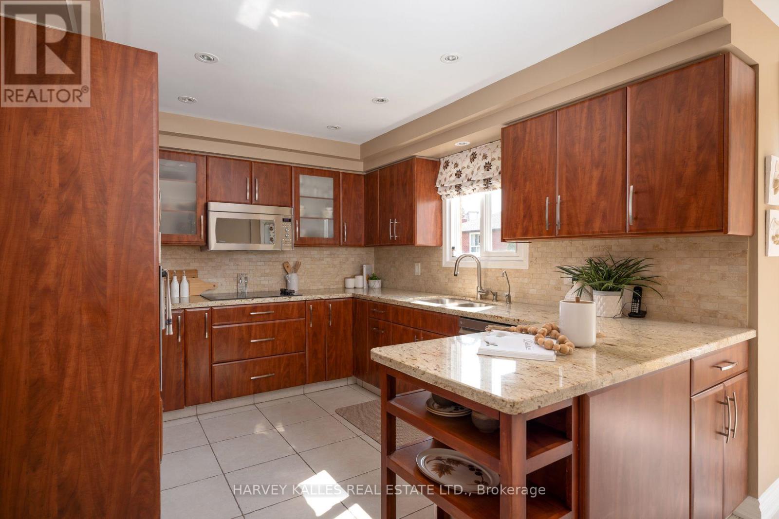 17 PETERBOROUGH AVENUE