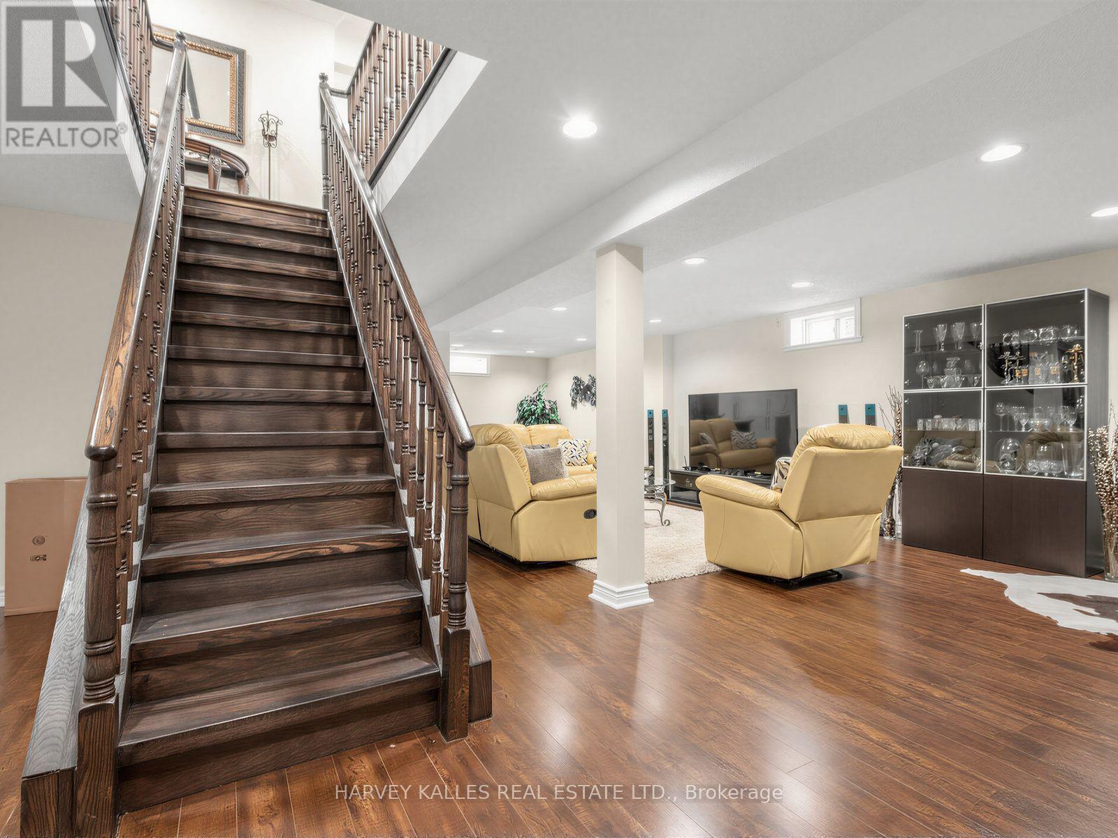 93 DOWNING BOULEVARD