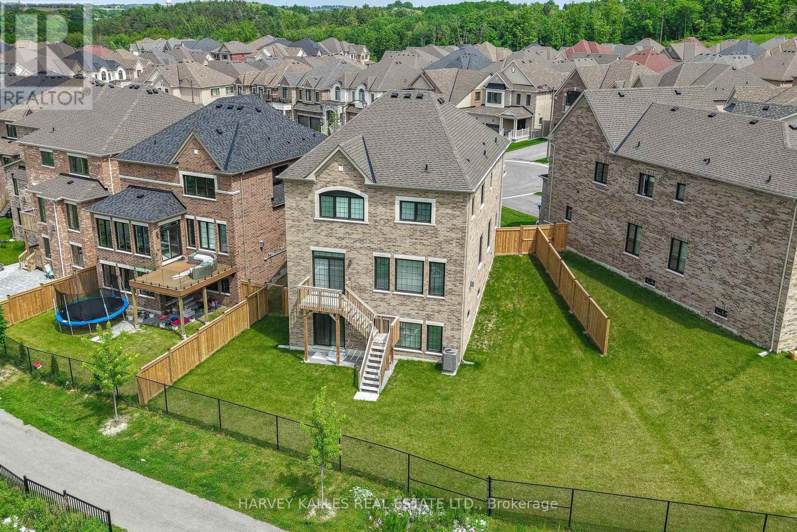 4 MEADOW VISTA CRESCENT