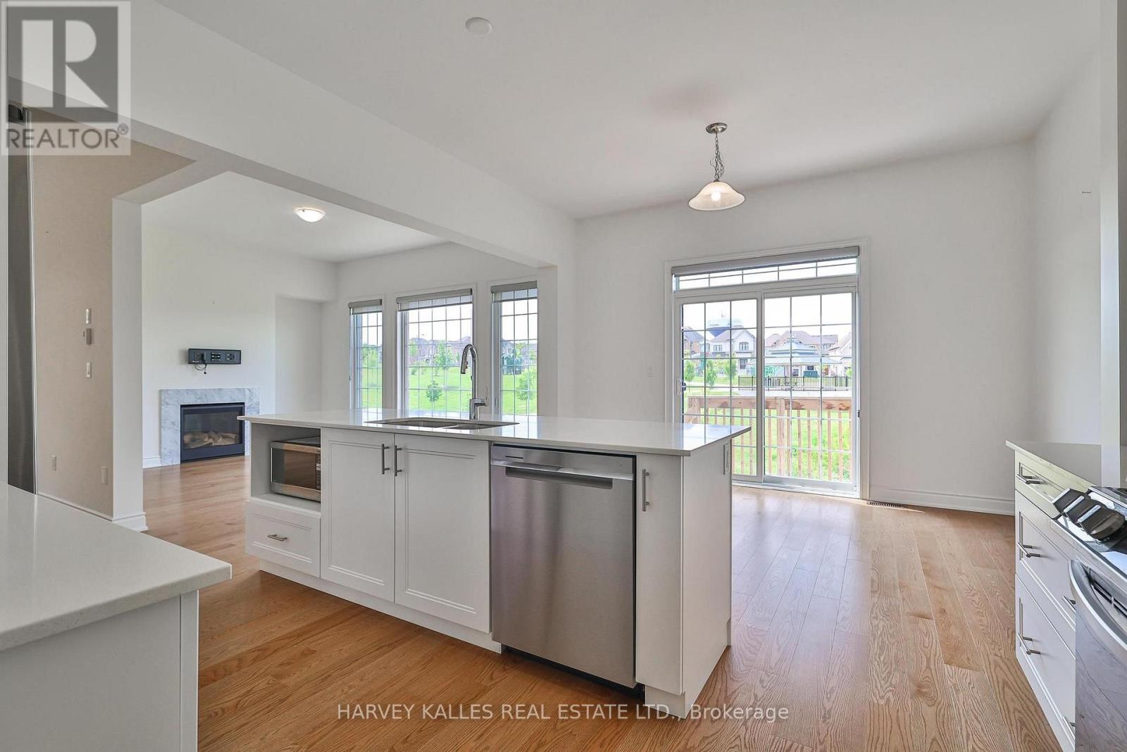 4 MEADOW VISTA CRESCENT