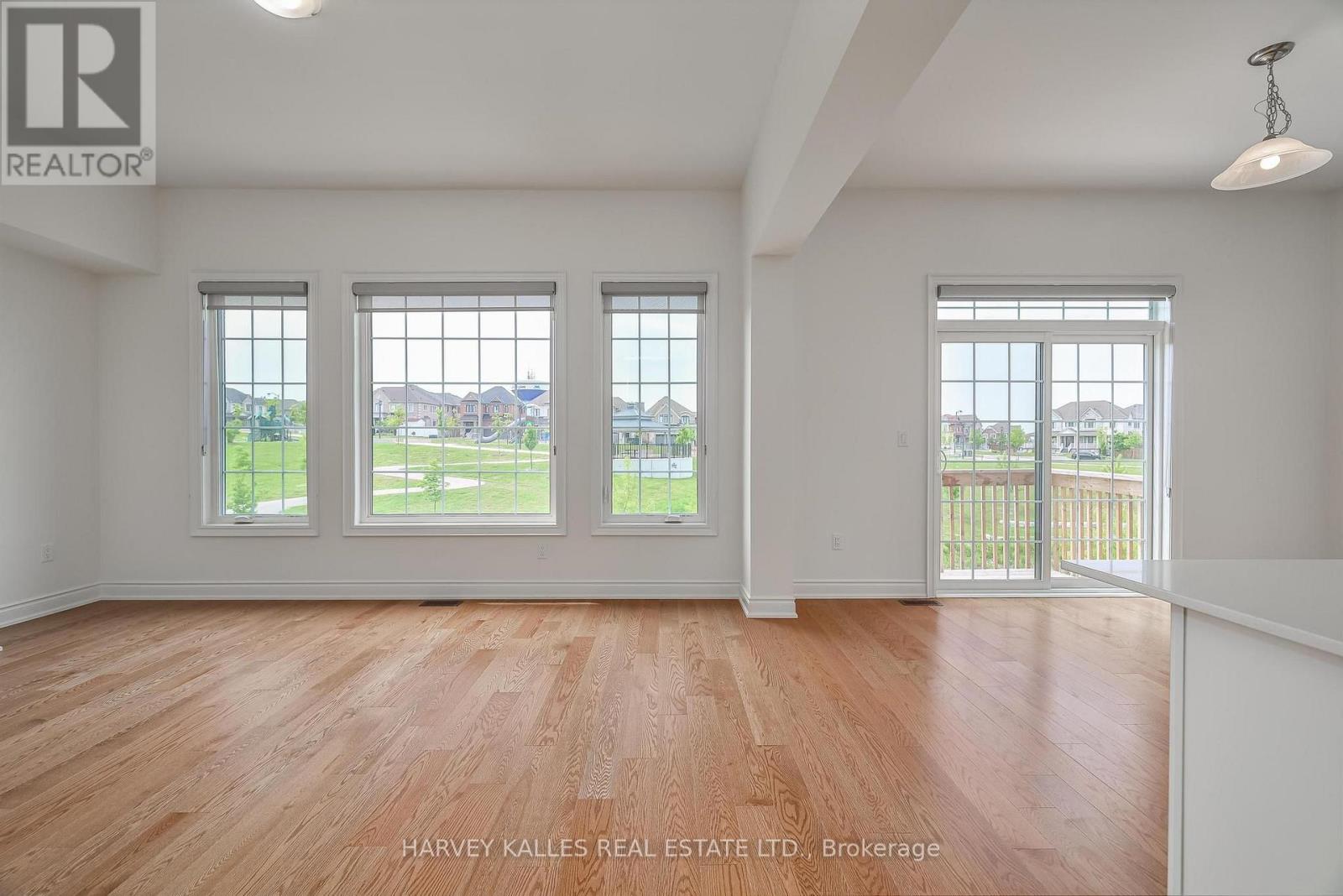 4 MEADOW VISTA CRESCENT