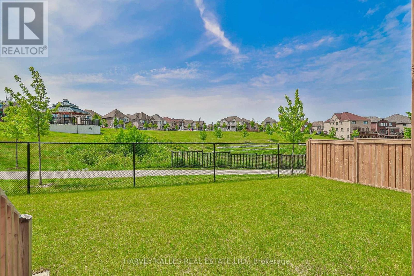 4 MEADOW VISTA CRESCENT