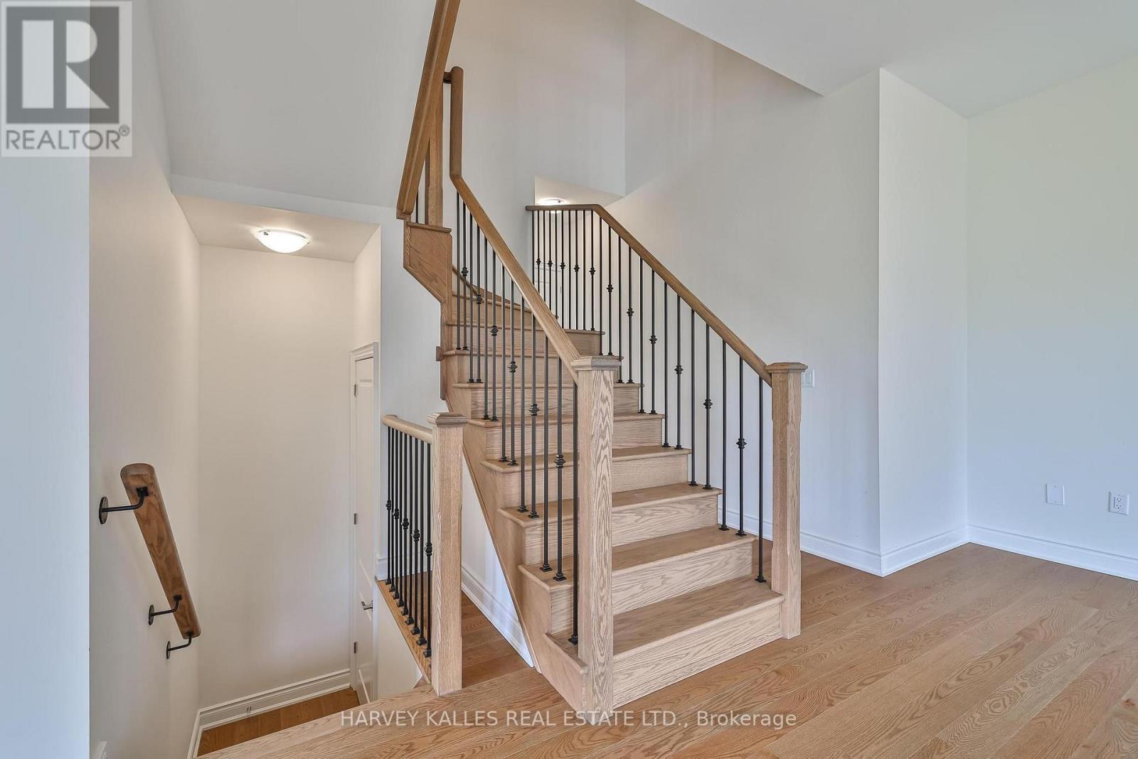 4 MEADOW VISTA CRESCENT