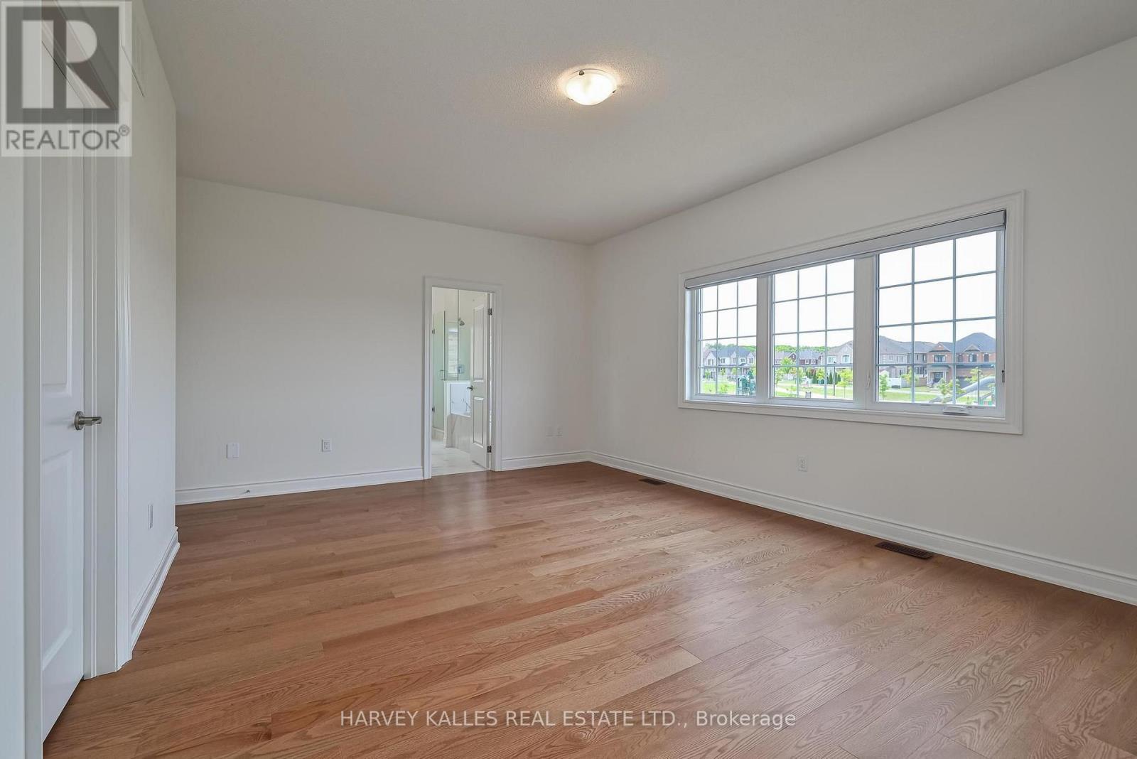 4 MEADOW VISTA CRESCENT