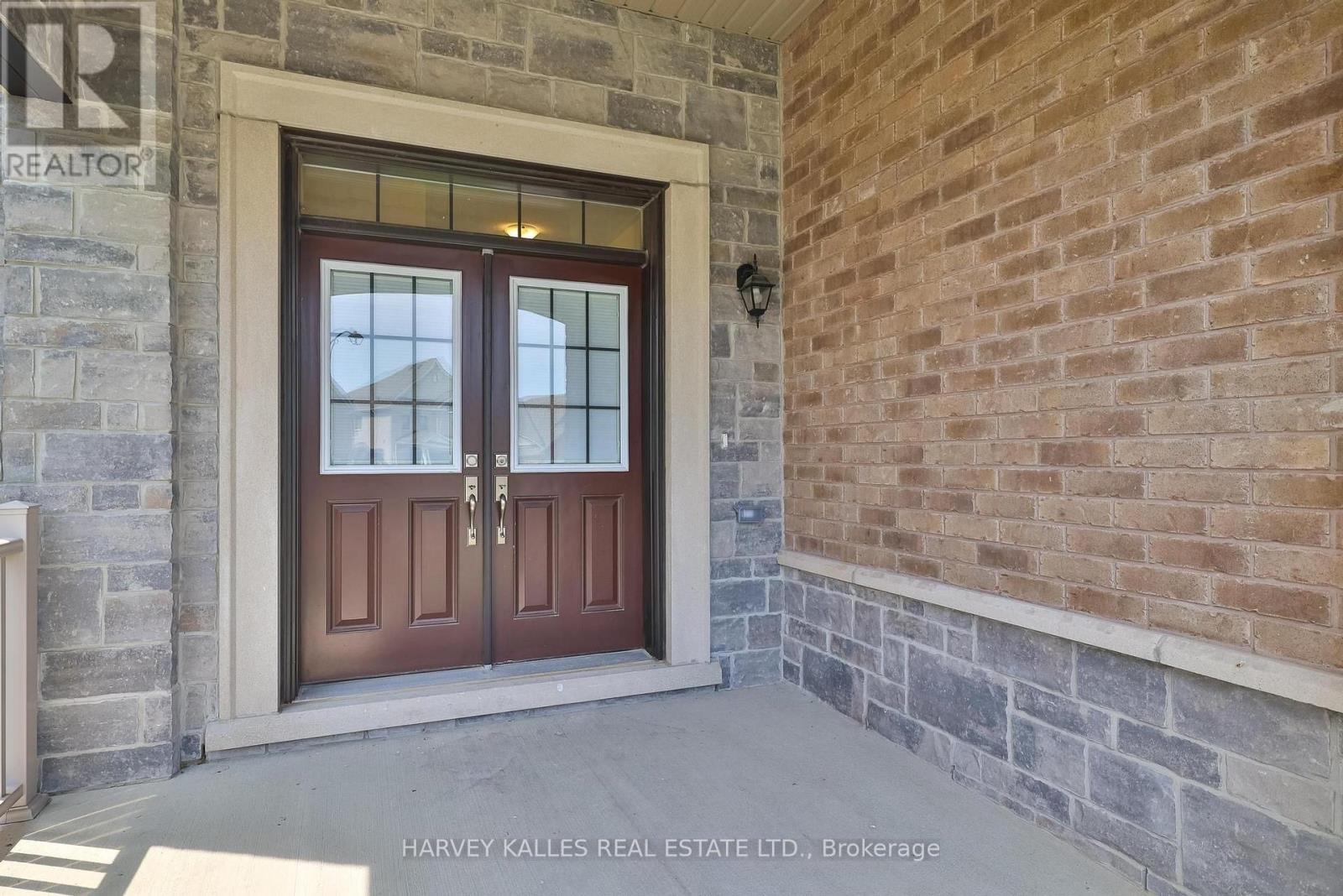 4 MEADOW VISTA CRESCENT