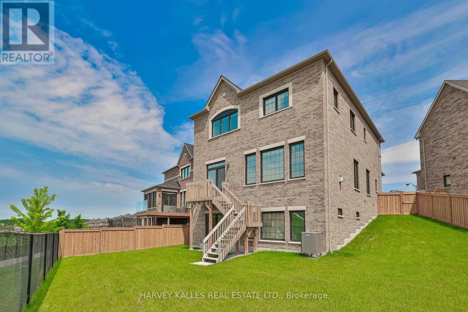 4 MEADOW VISTA CRESCENT