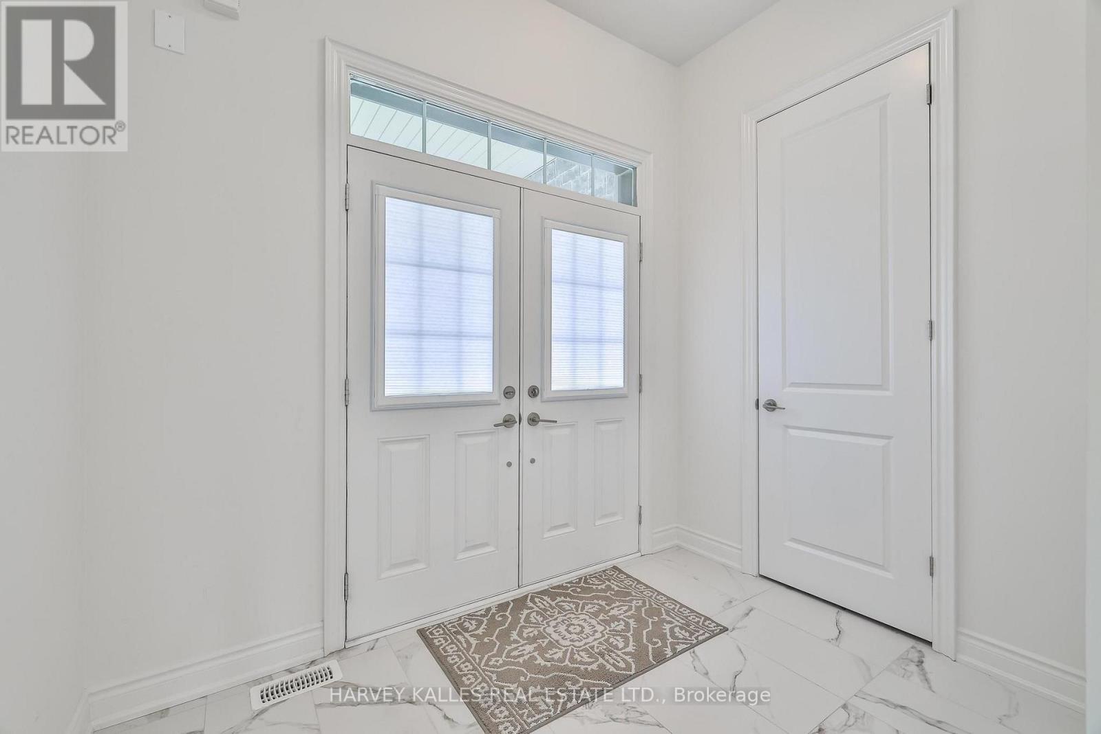 4 MEADOW VISTA CRESCENT