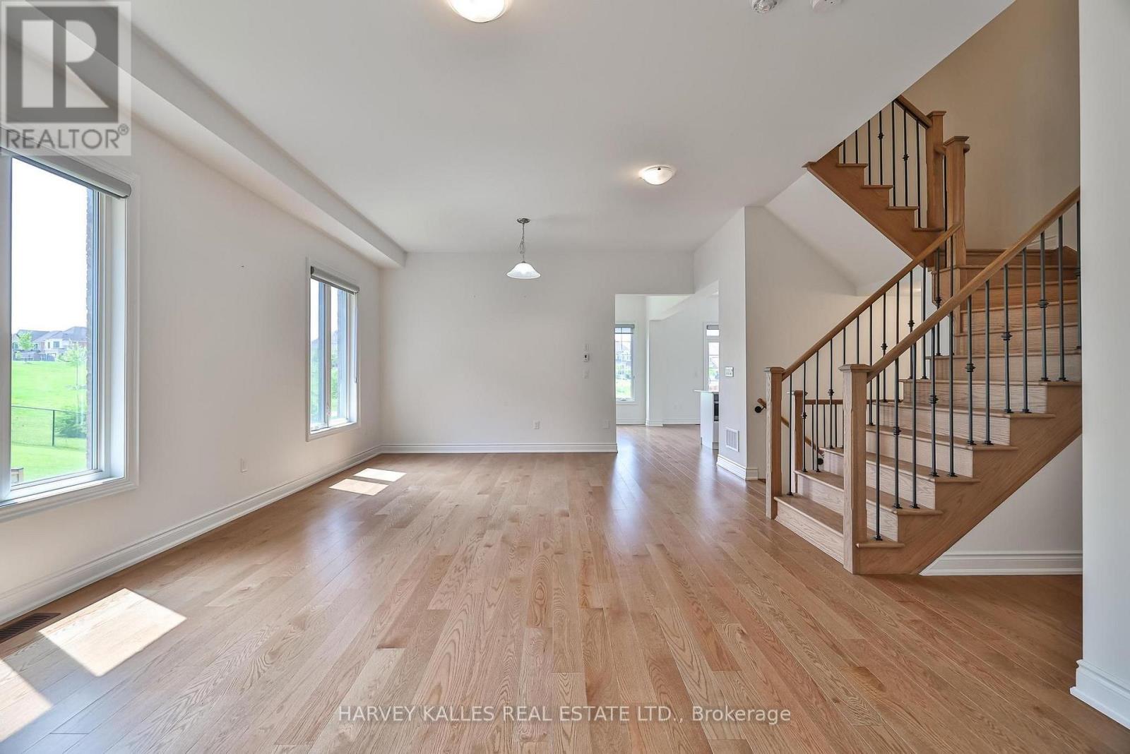 4 MEADOW VISTA CRESCENT