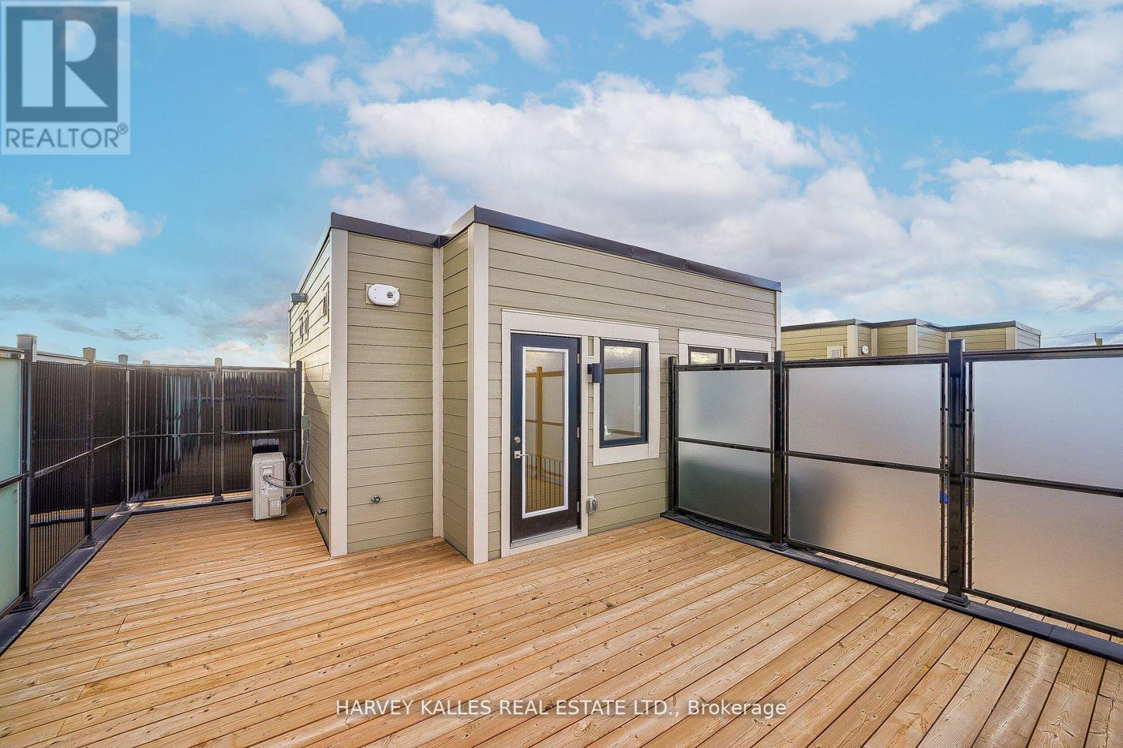 21 - 17 LYTHAM GREEN CIRCLE
