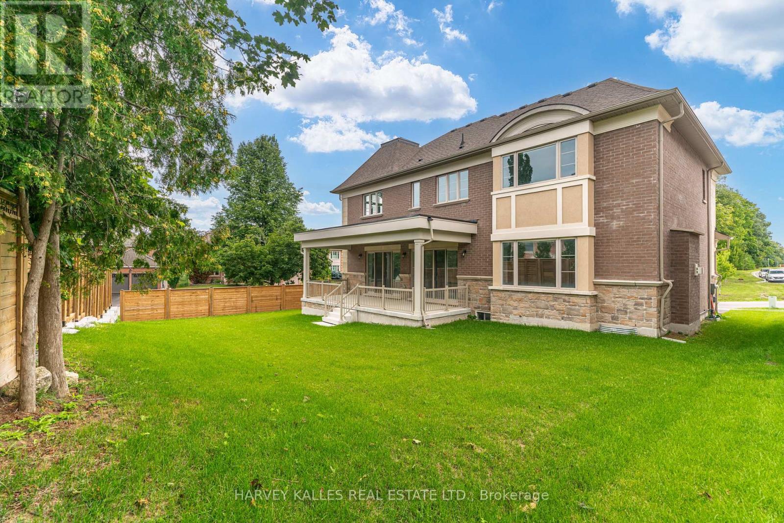 6 DENNIS REED COURT