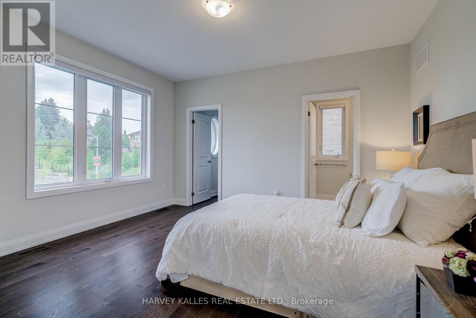 6 DENNIS REED COURT