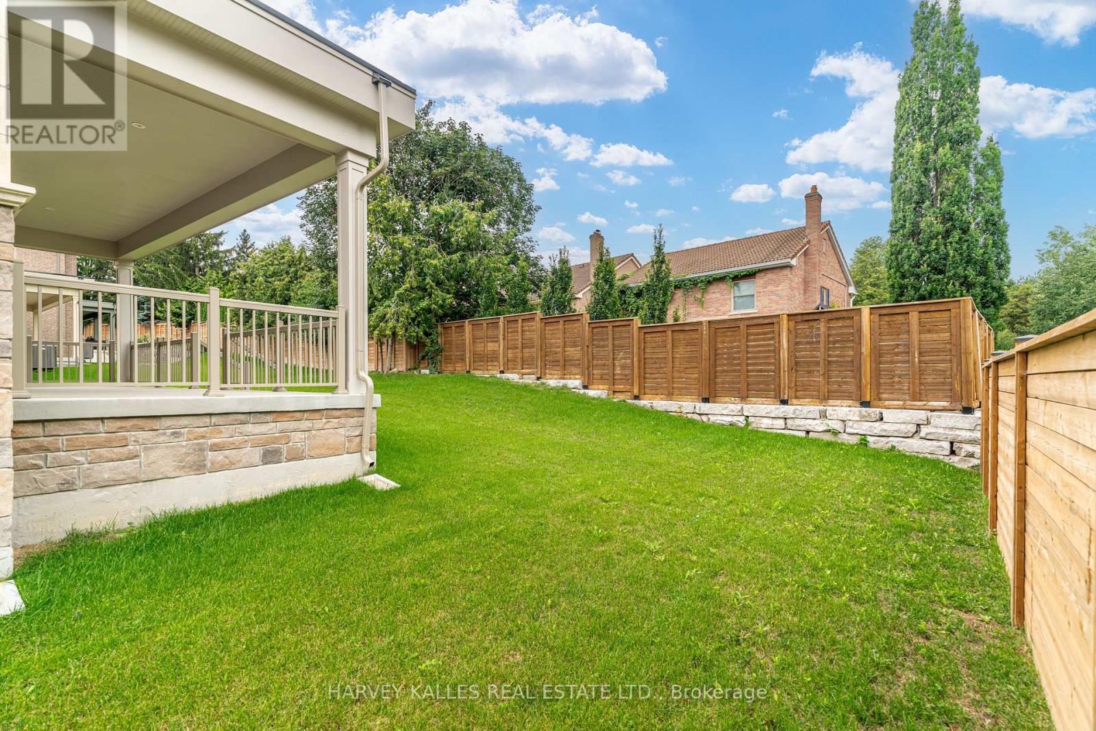 6 DENNIS REED COURT