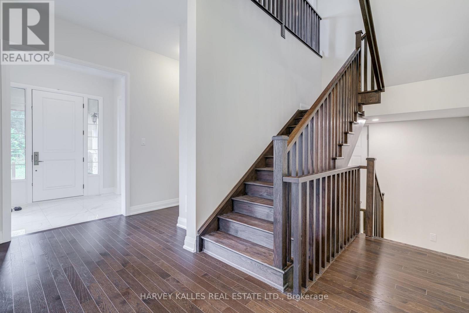 6 DENNIS REED COURT